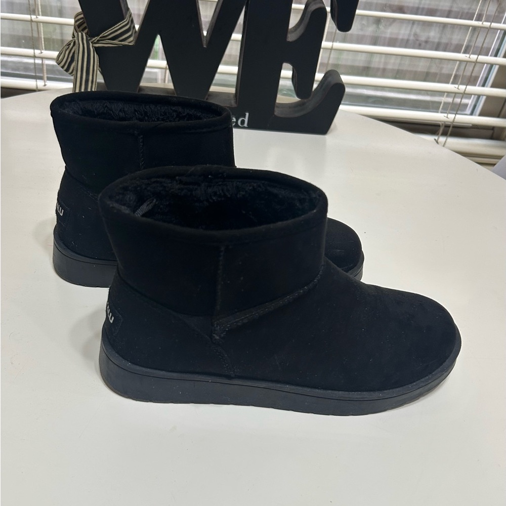 Women's Black Winter Boots